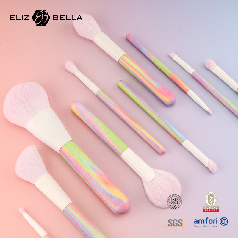 Pincéis de maquiagem de novo design de luxo com pincel de madeira com impressão à prova d'água, etiqueta privada, pedidos OEM/ODM bem-vindos