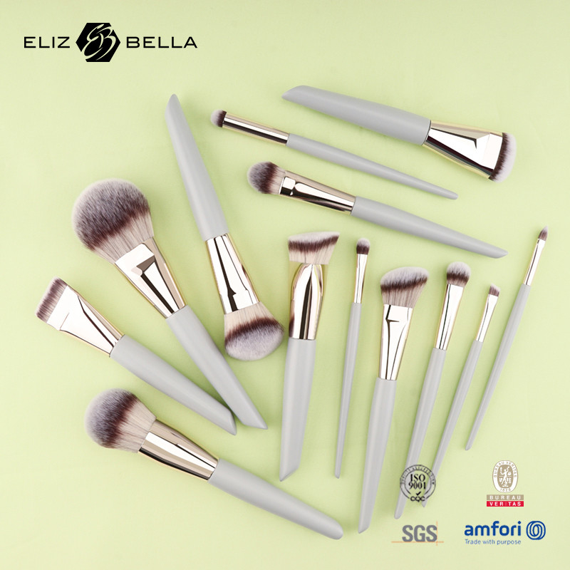 Mini Set de escovas de maquiagem de viagem   5PCS Escovas cosméticas veganas e sem crueldade para rosto e olhos